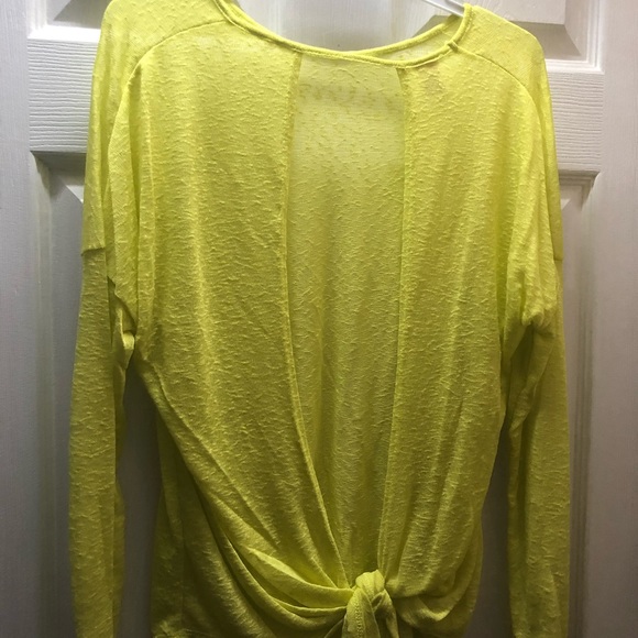 Open back shirt - Picture 2 of 2